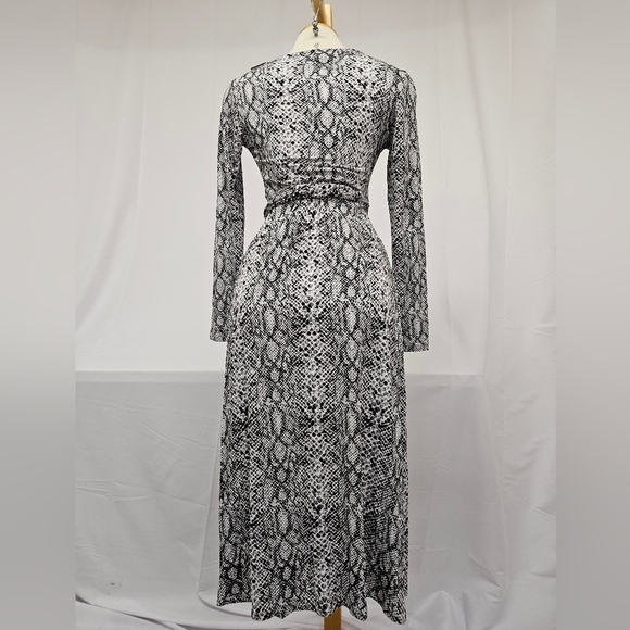 Good American Runaround Wrap Dress In Black And White Python Size 2 NWT - Picture 5 of 10